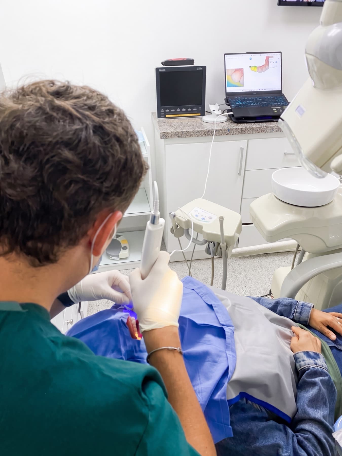 Escáner intraoral 3D en acción - Dr. Juan Pablo Portillo Ocaña